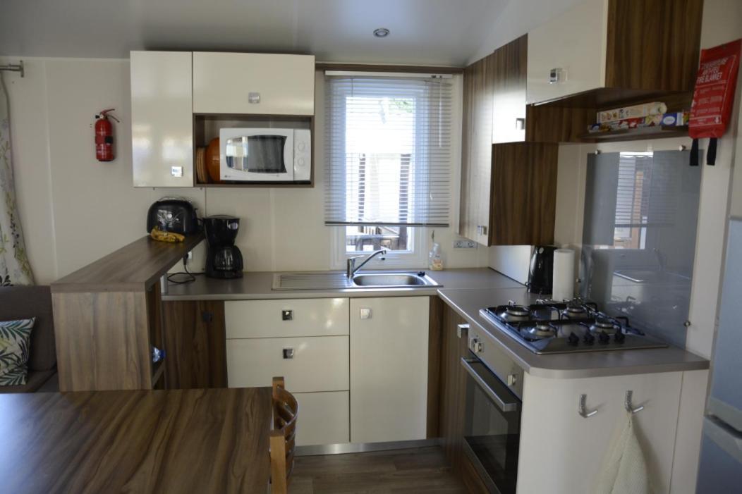 Gastes Mobilhome 6/8 Personnes 3Ch La Reserve **** מראה חיצוני תמונה