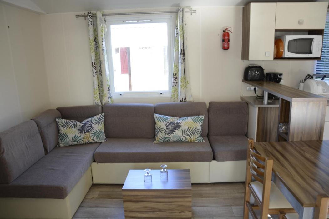 Gastes Mobilhome 6/8 Personnes 3Ch La Reserve **** מראה חיצוני תמונה